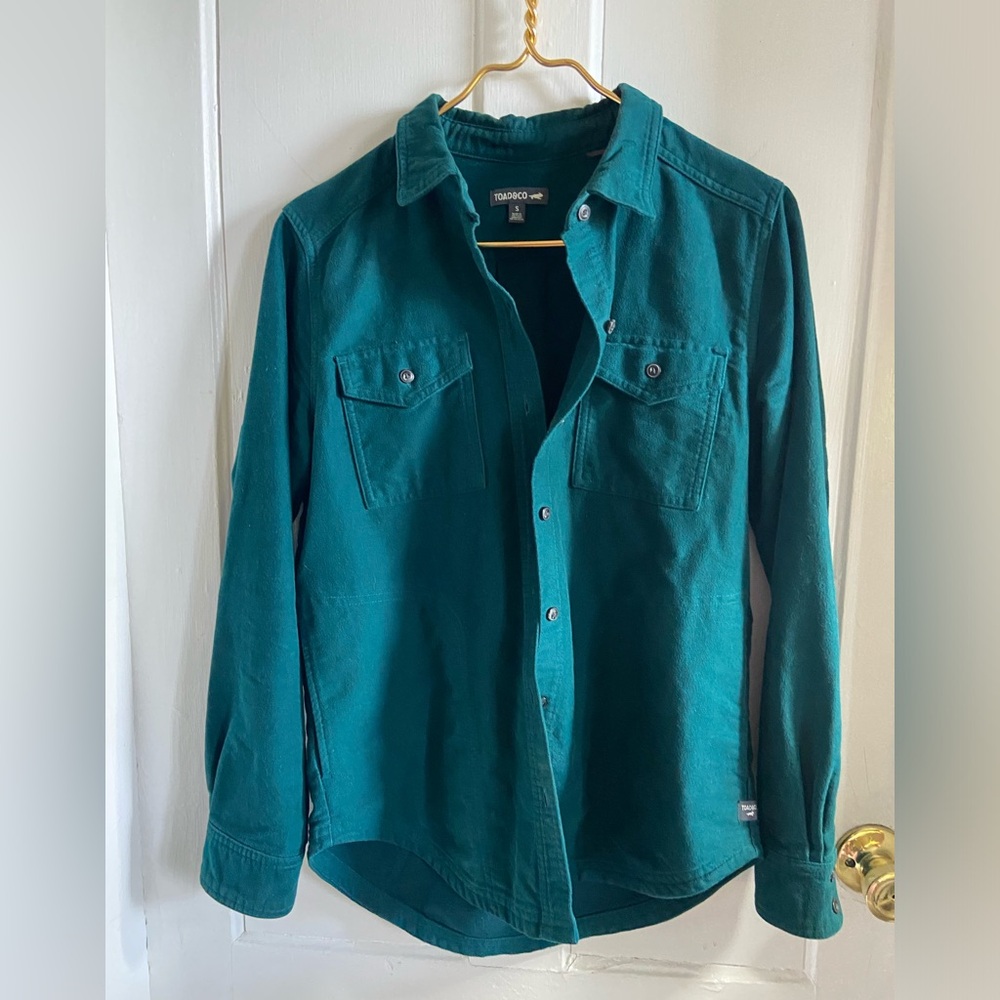 Toad&Co Women's Forest Green Button Down Shirt View 2